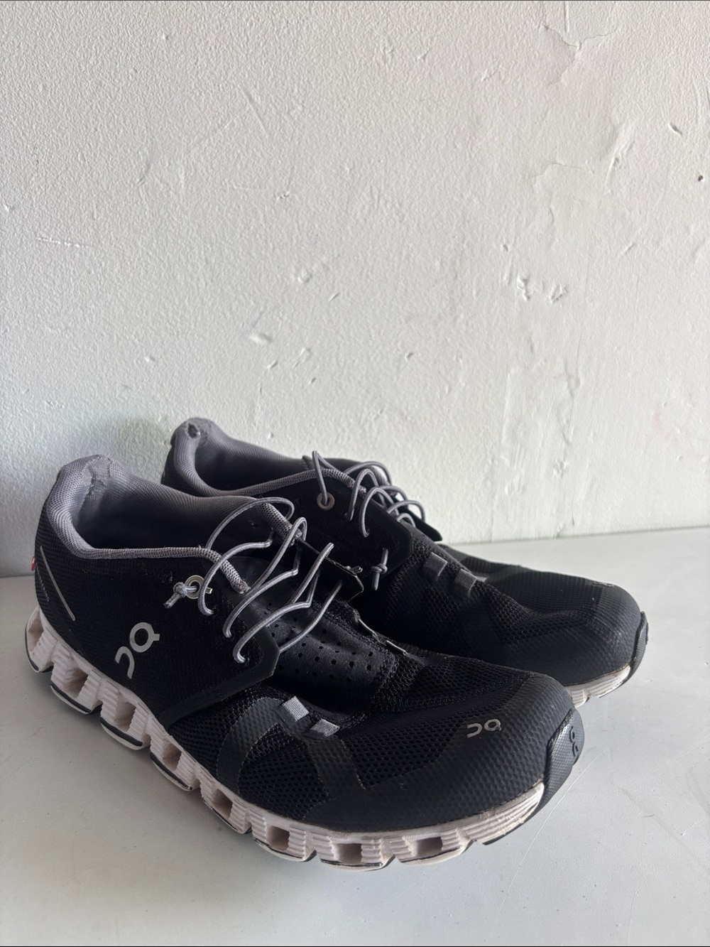 On Running Men’s Black & Gray Athletic Running Shoes